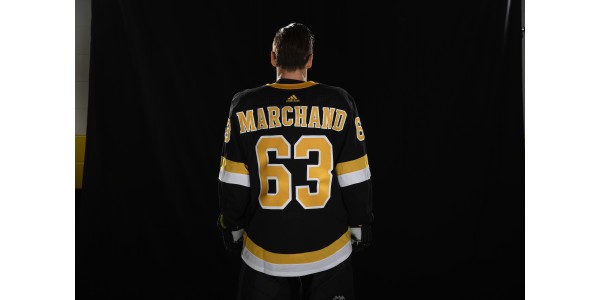 Uusi varajäsen kolmas Boston Bruins -paita